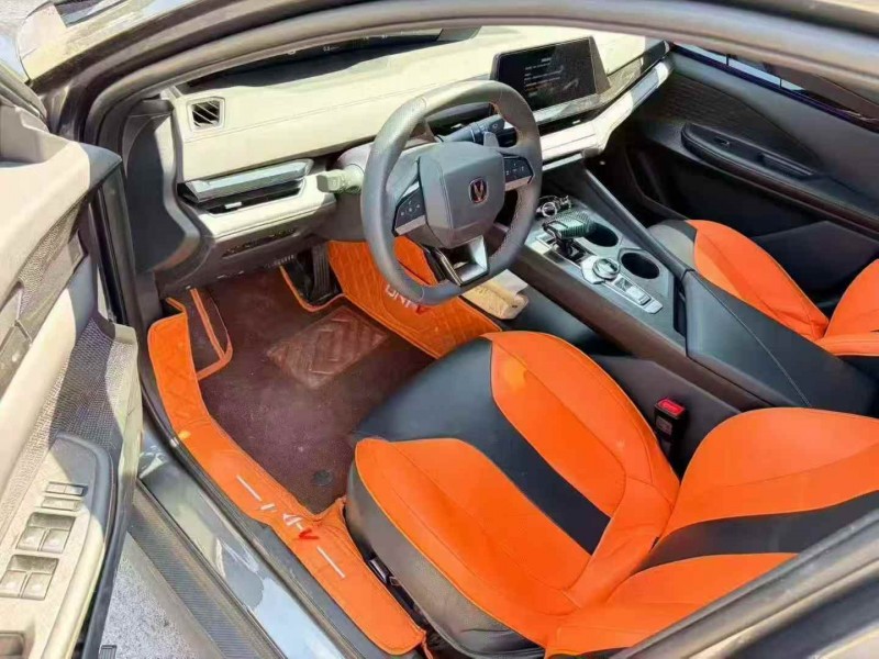 泉州25年長安汽車UNI4