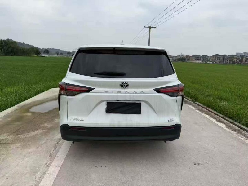 嘉興25年豐田塞納8