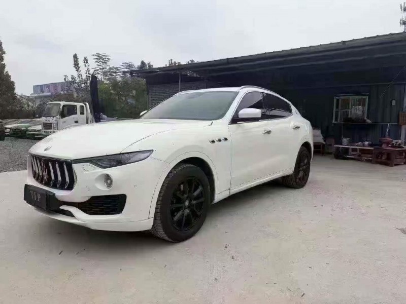 東營19年瑪莎拉蒂Levante2