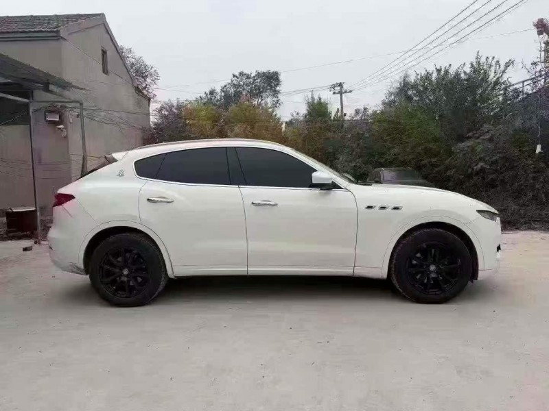 東營19年瑪莎拉蒂Levante6