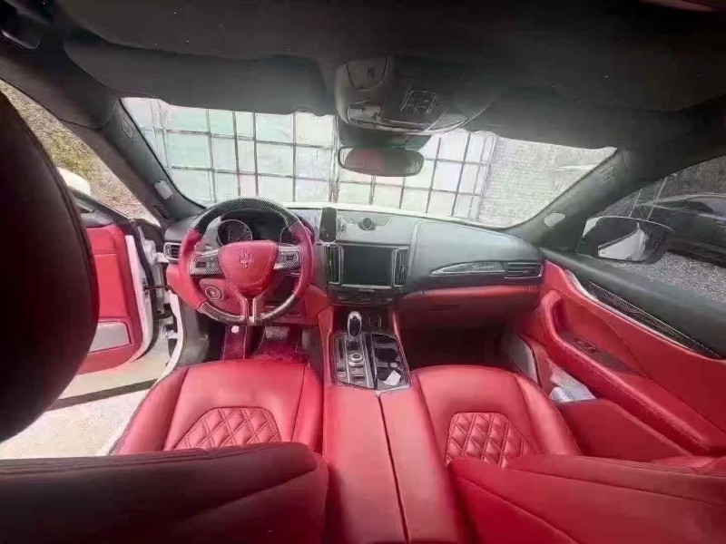 東營19年瑪莎拉蒂Levante9