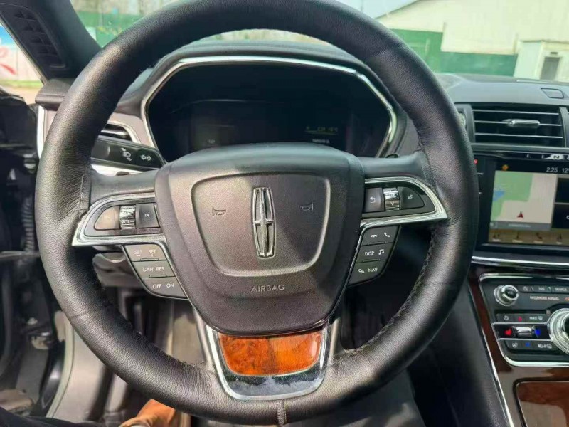 烟台17年林肯大陆8