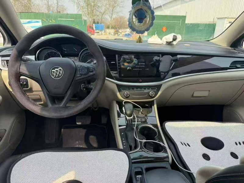 济宁18年别克威朗4