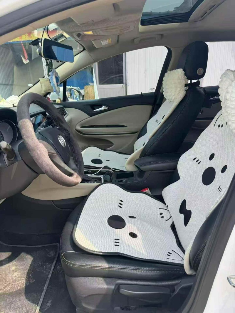 济宁18年别克威朗7