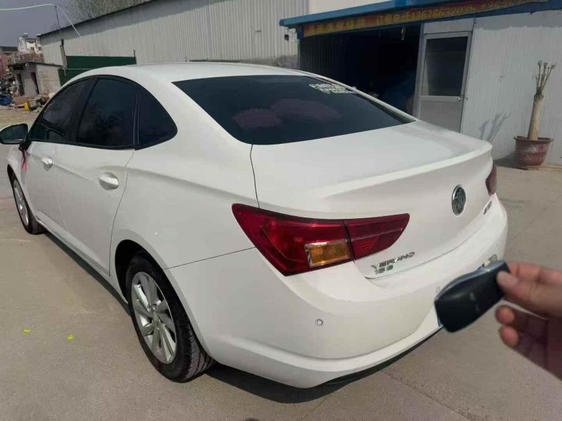 济宁18年别克威朗8