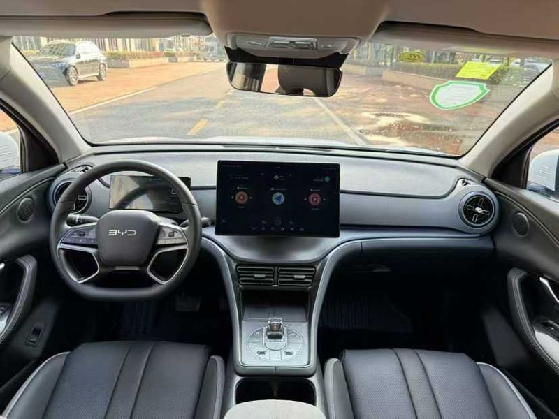 中山25年比亚迪海狮5