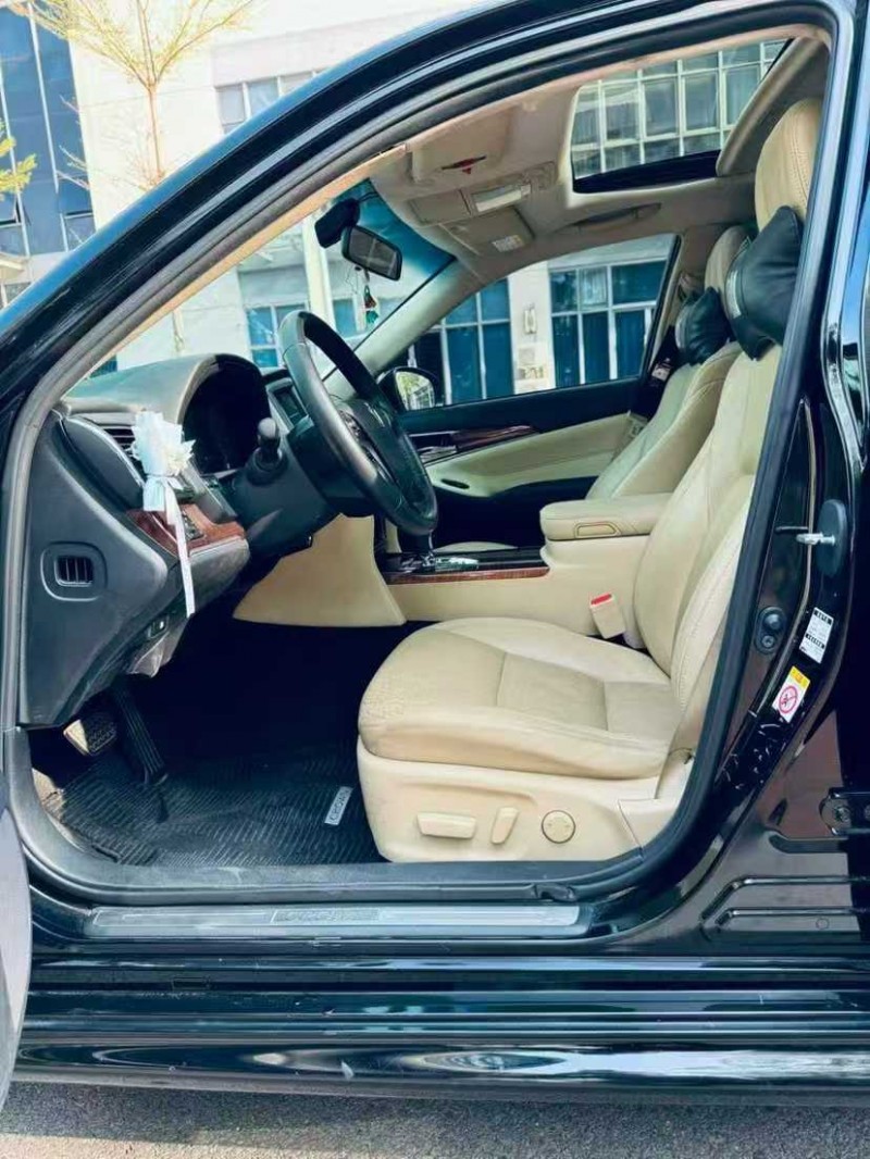 云浮16年丰田皇冠9