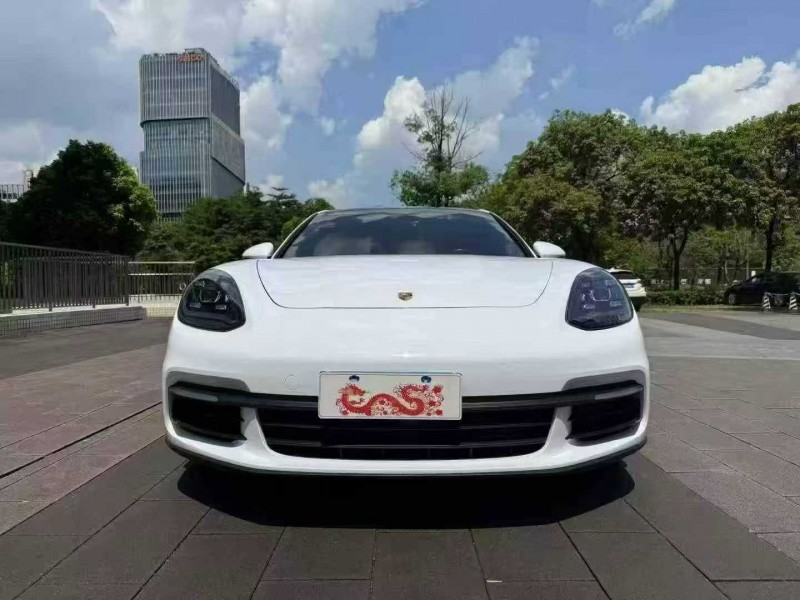 佛山18年保时捷帕拉梅拉1