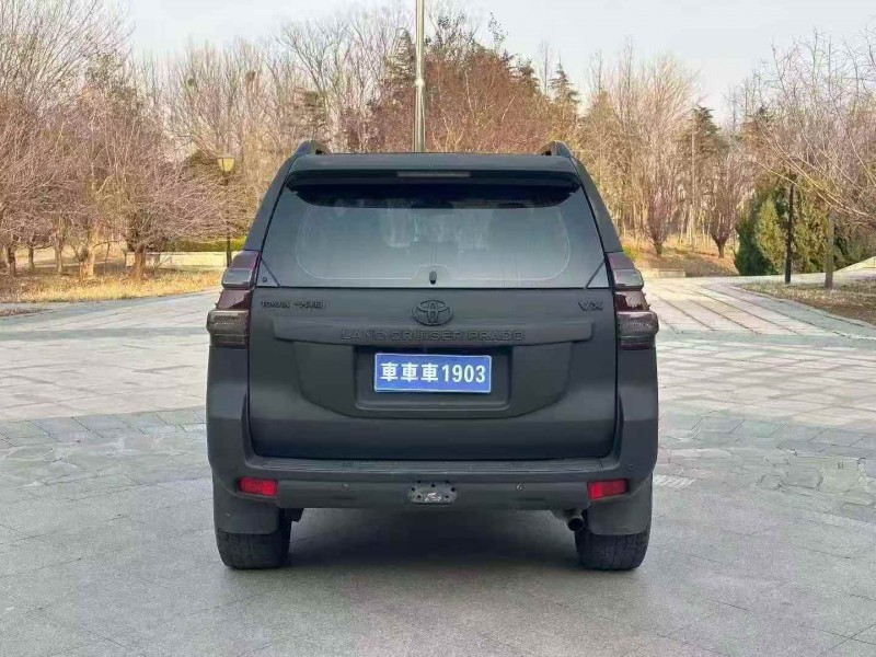 济宁16年丰田普拉多9