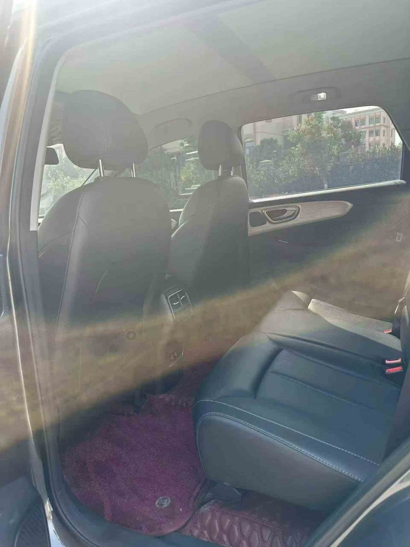 遂宁23年荣威RX56