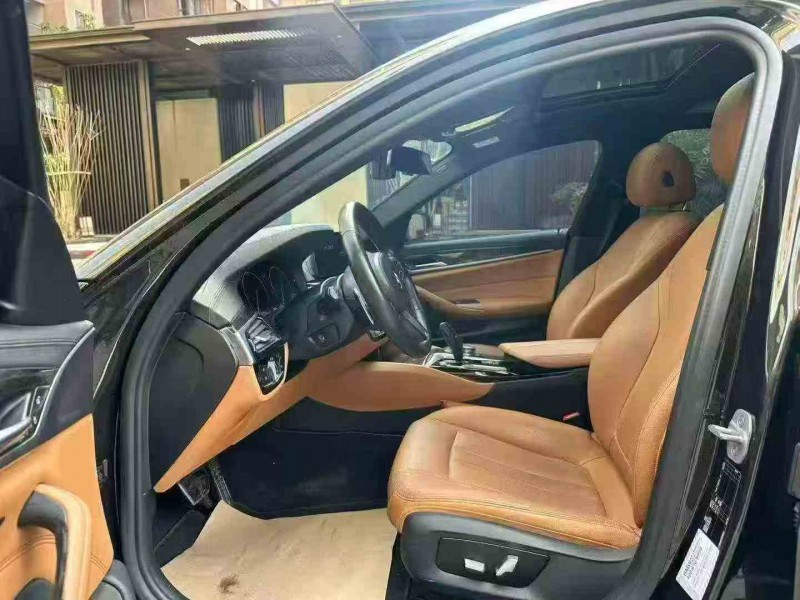 重庆19年宝马5系5