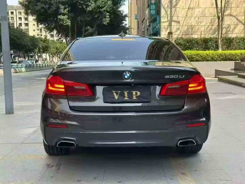 重庆19年宝马5系9