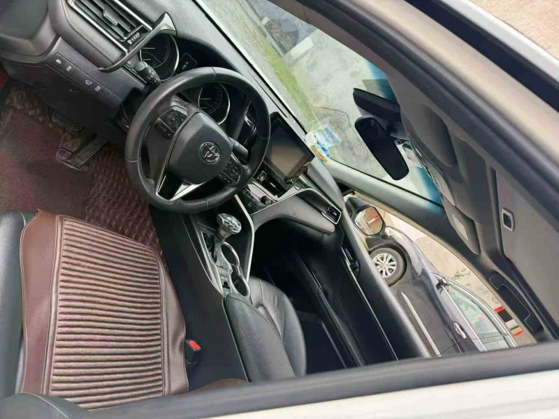 重庆22年丰田凯美瑞7