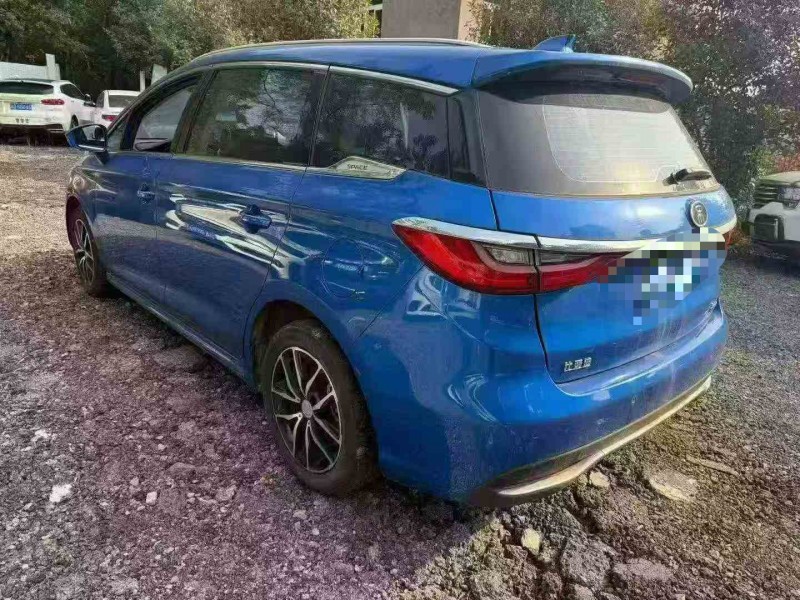 重庆18年比亚迪唐4