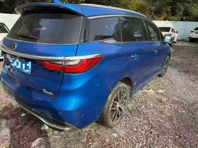 重庆18年比亚迪唐5