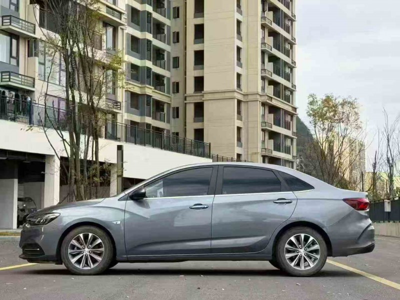 毕节22年雪佛兰科鲁泽3