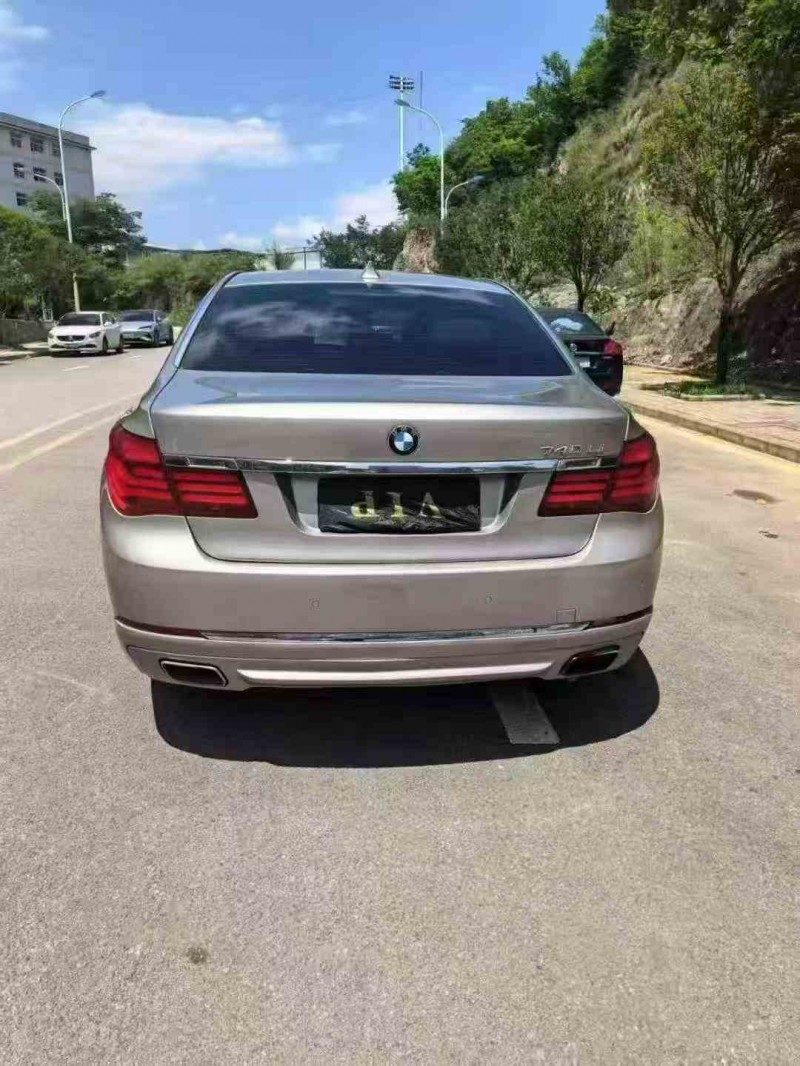 安顺14年宝马7系8