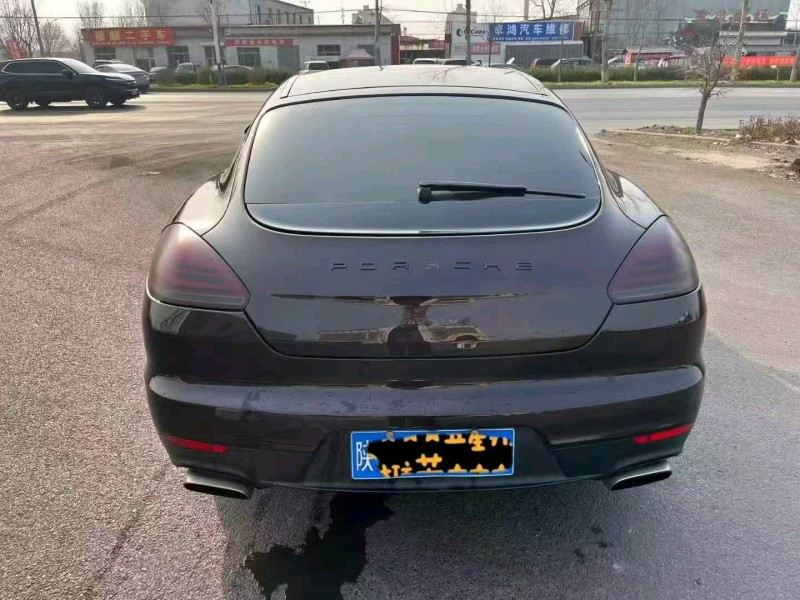 保定14年保时捷帕拉梅拉4