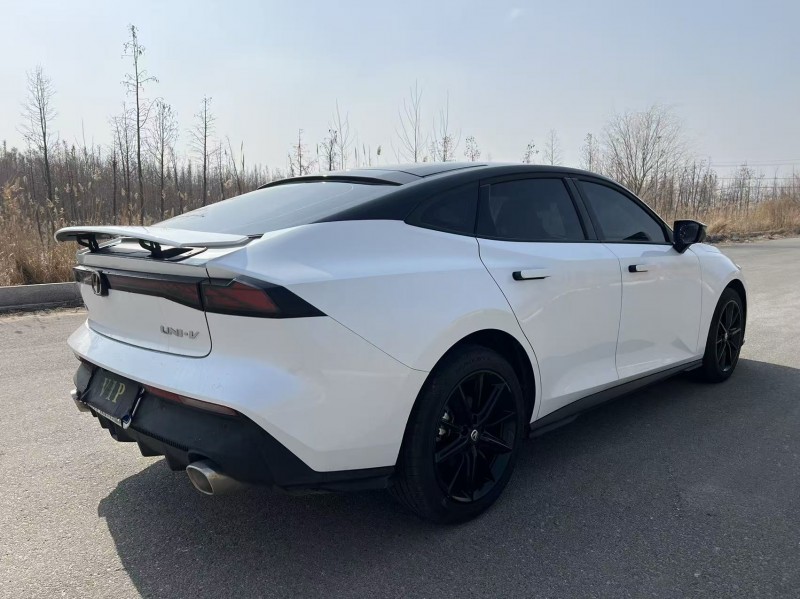 盐城23年长安汽车UNI8