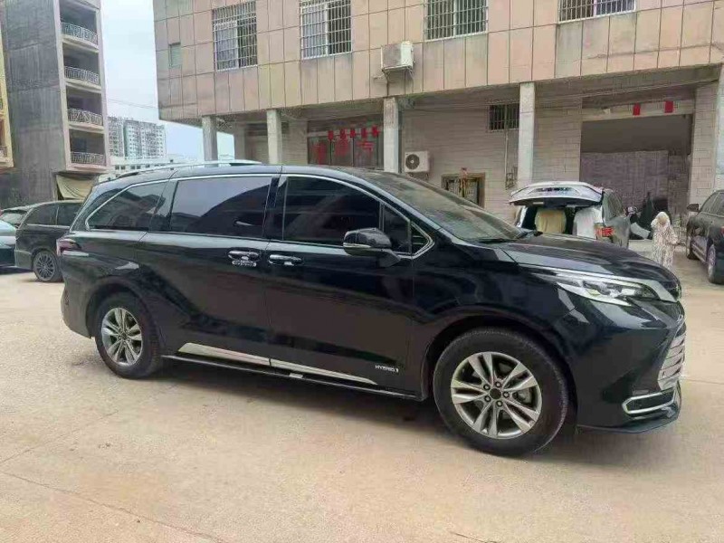 北海22年丰田塞纳2