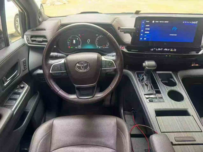 北海22年丰田塞纳5