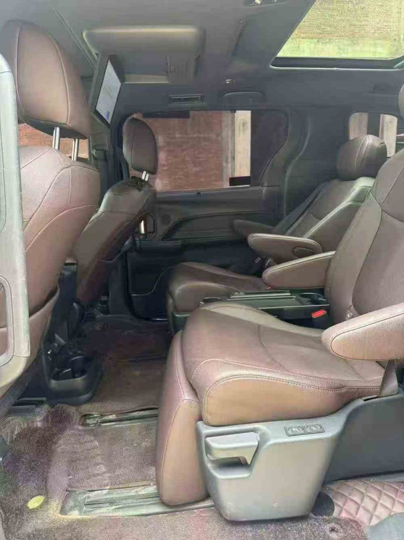 北海22年丰田塞纳8