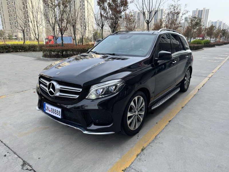 济宁17年奔驰GLE3