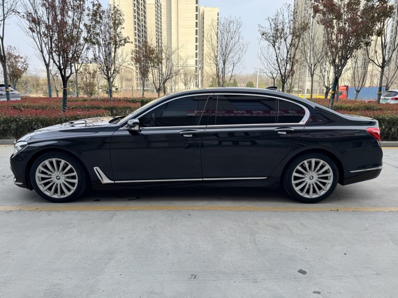 济宁15年宝马7系8