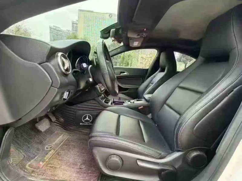 佛山19年奔驰CLA6