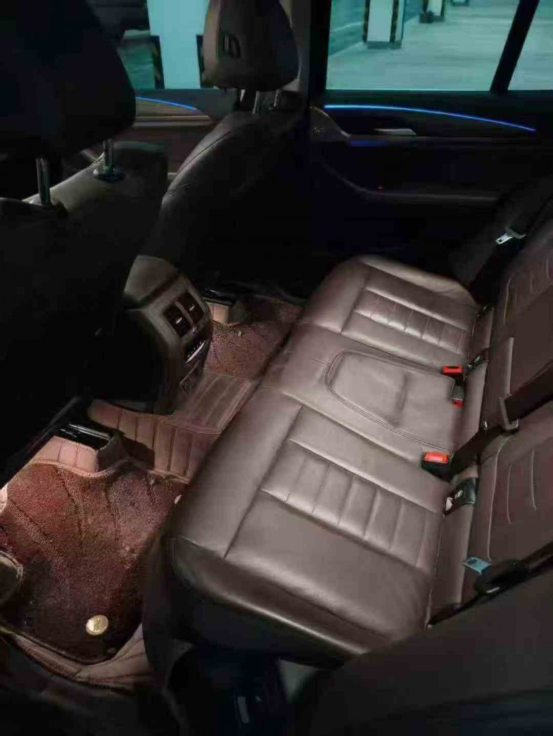 重庆19年宝马X35