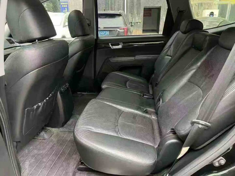 張家界13年起亞霸銳6