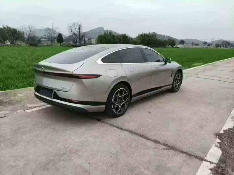 绍兴25年长安汽车启源8