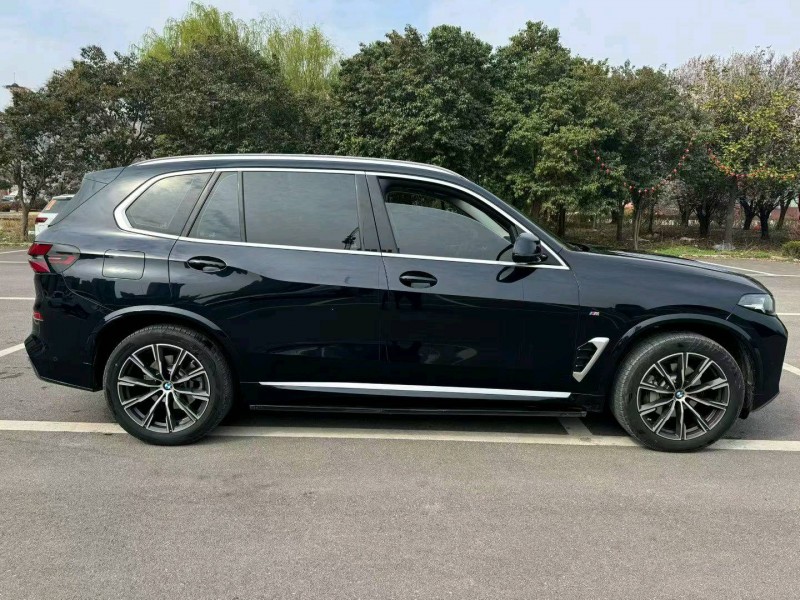 济宁24年宝马X57