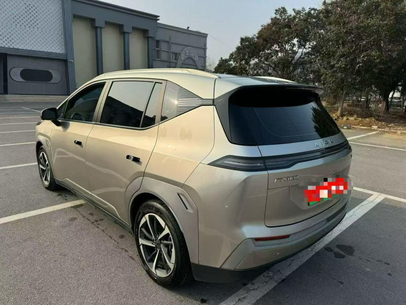 济宁24年传祺埃安Y8