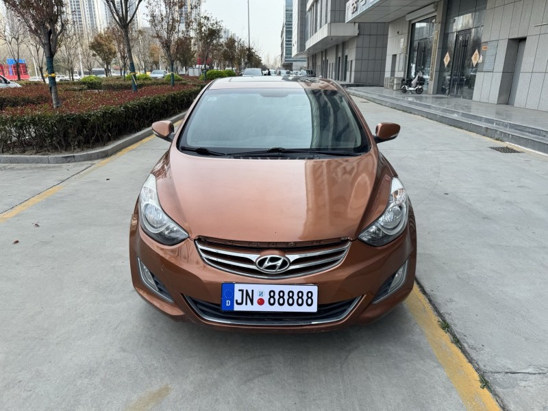 濟寧13年現代朗動1