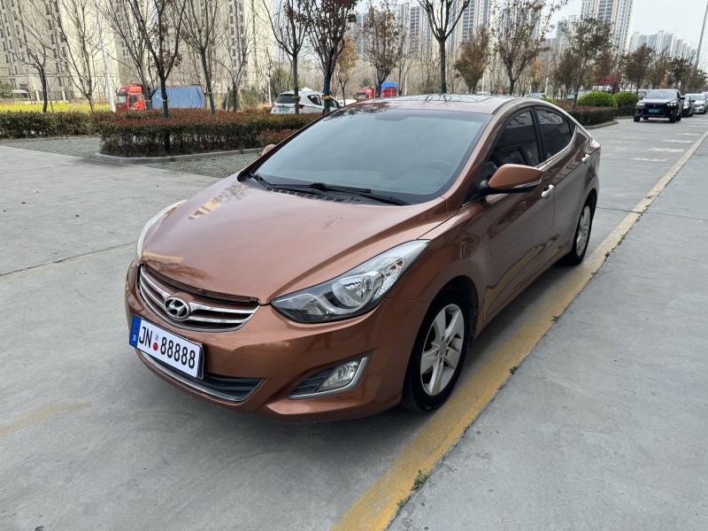 濟寧13年現代朗動3