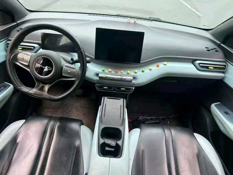 成都23年比亚迪海鸥3