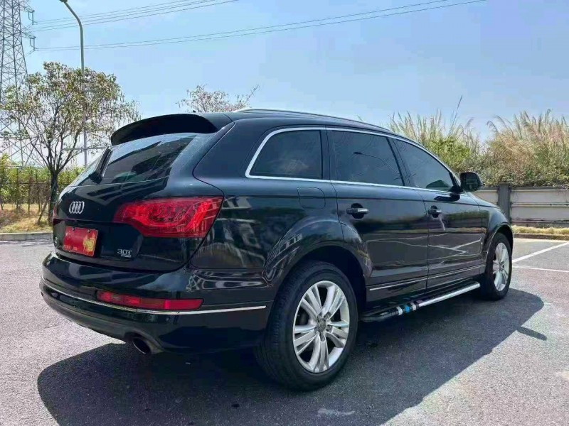 广州12年奥迪Q78