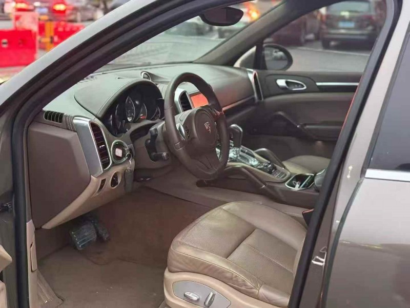 蚌埠13年保时捷卡宴6