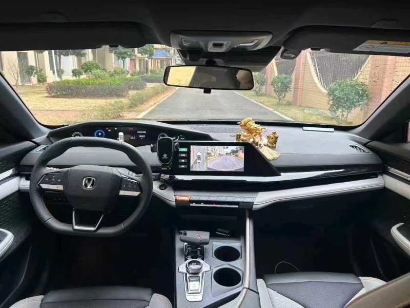 东莞25年长安汽车UNI4