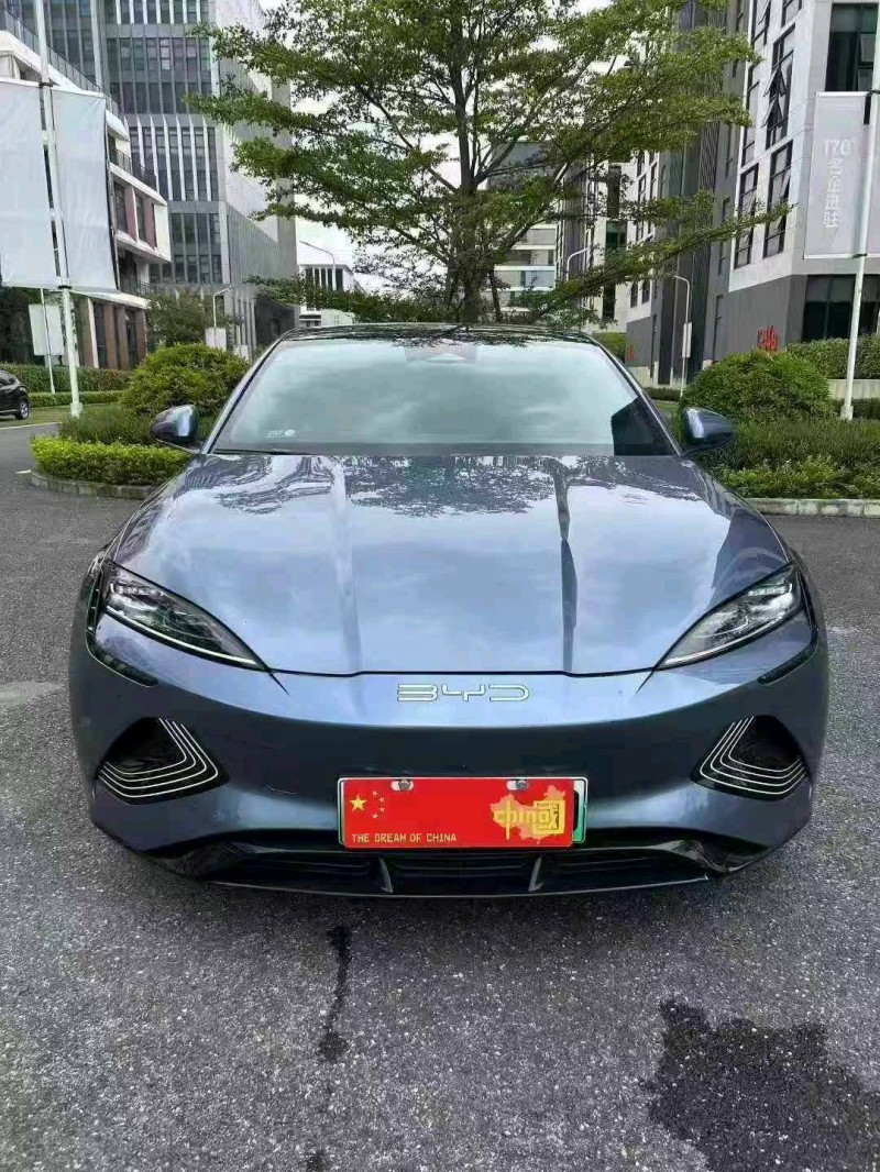 广州22年比亚迪海豹1