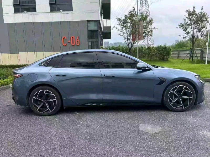 广州22年比亚迪海豹9