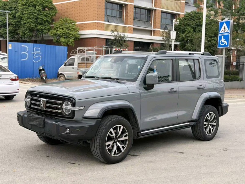 南宁22年长城汽车坦克2