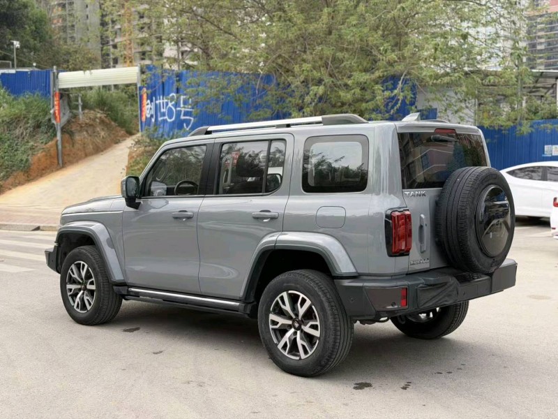 南宁22年长城汽车坦克4