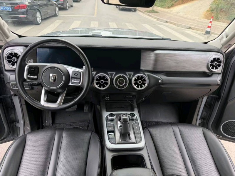 南宁22年长城汽车坦克8