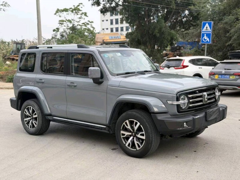 南宁22年长城汽车坦克9