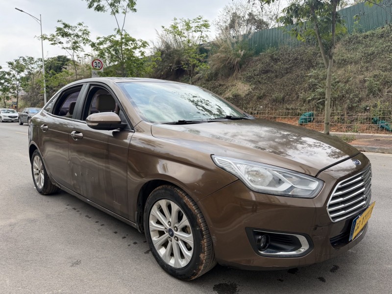 南宁16年福特福睿斯2