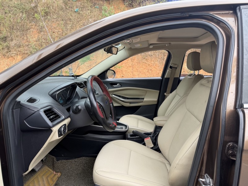 南宁16年福特福睿斯3