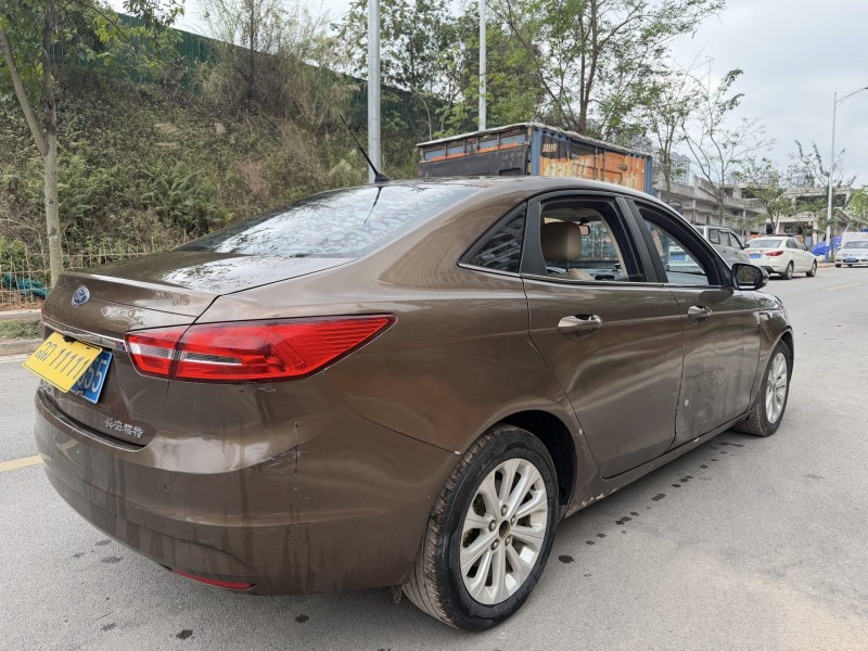 南宁16年福特福睿斯4