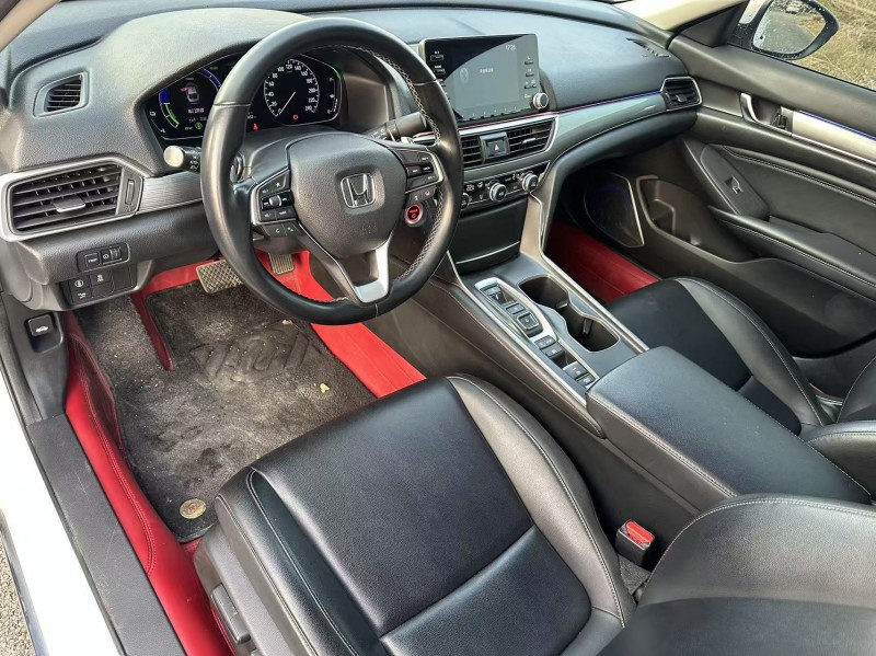 南宁21年本田雅阁3